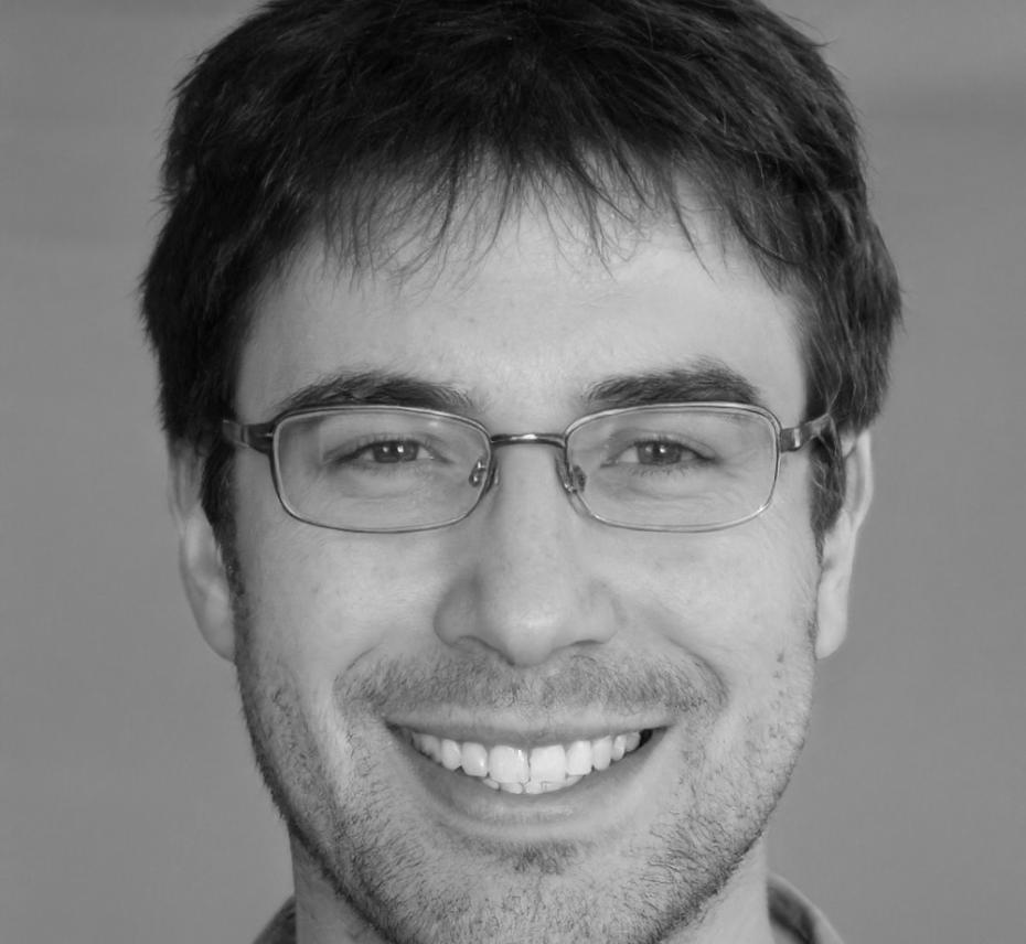 Portrait d'Antoine Dubois, analyste senior